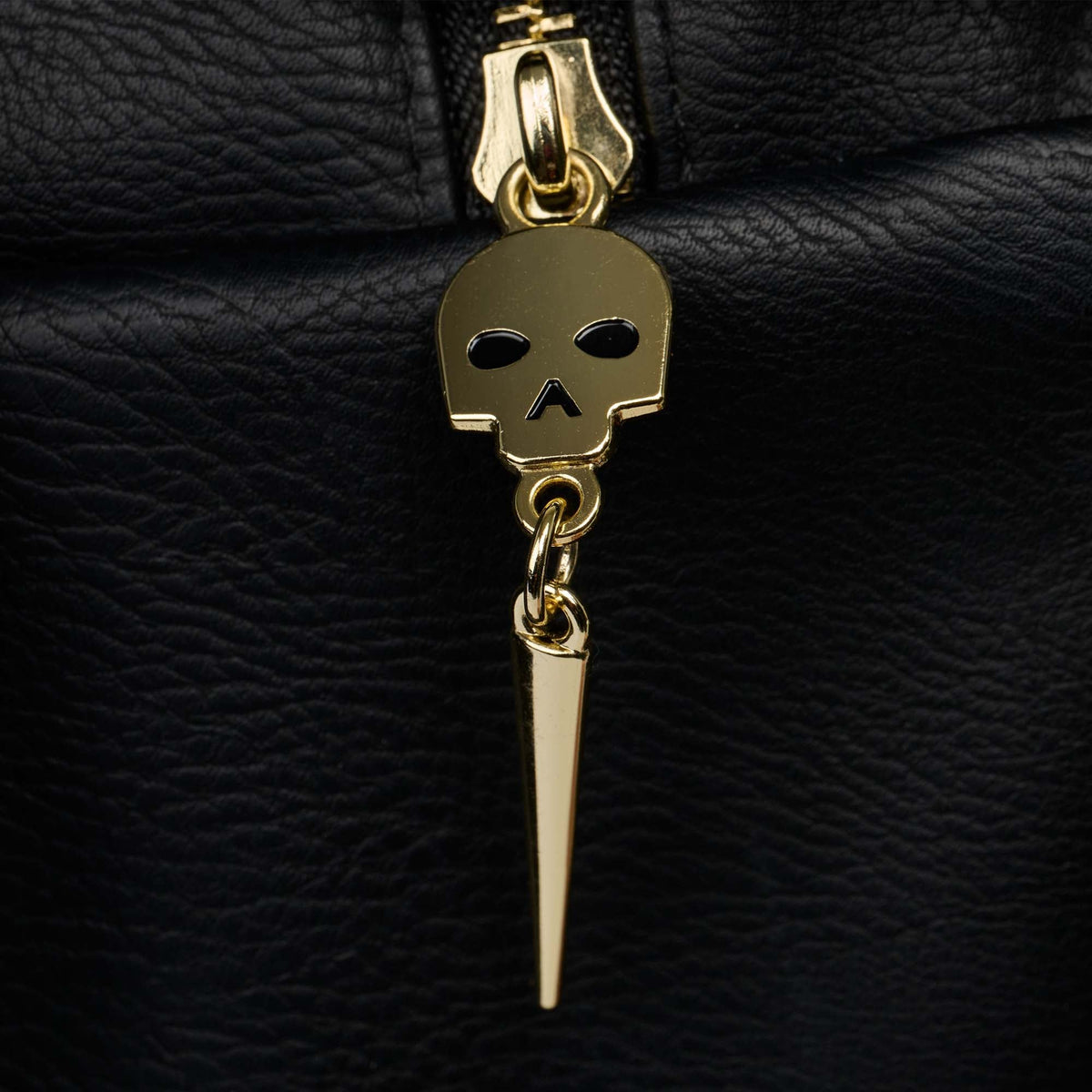 liquid-death-coffin-crossbody-cooler-bag-u3 00028055-Z.jpg
