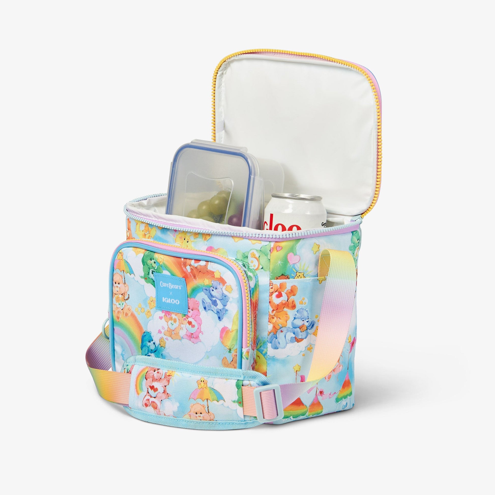 the-care-bearstm-clouds-square-lunch-bag-b4 00066102_3.jpg