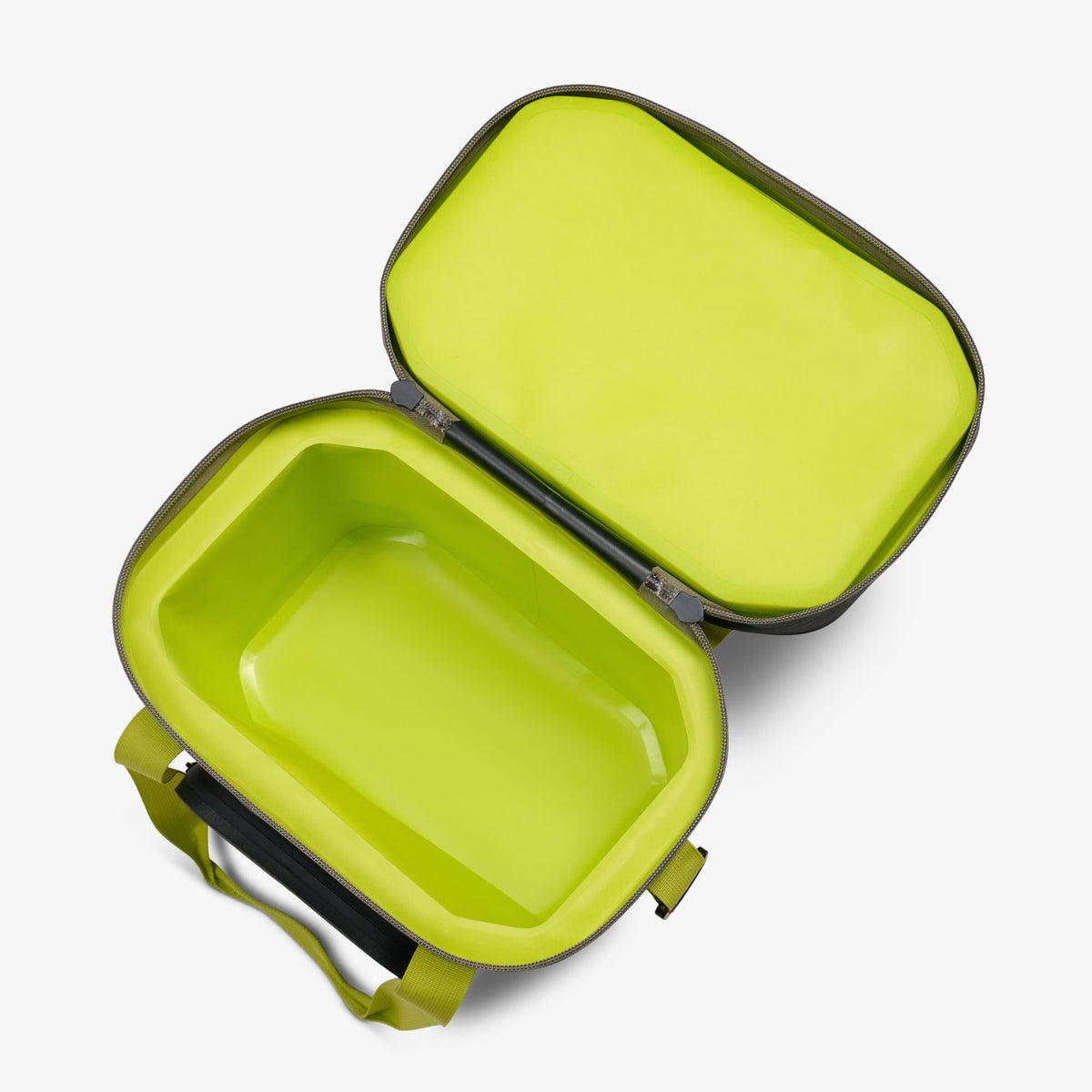 trailmate-18-can-cooler-bag-v5 00066772-O2.jpg