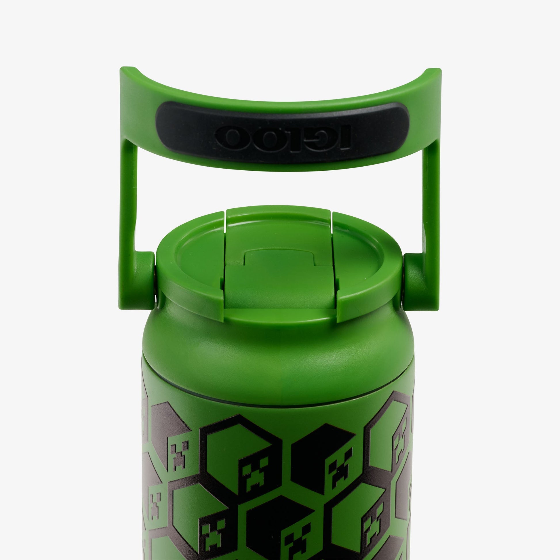 minecraft-creeper-glow-in-the-dark-20-oz-bottle-c4 00071605-L1.jpg