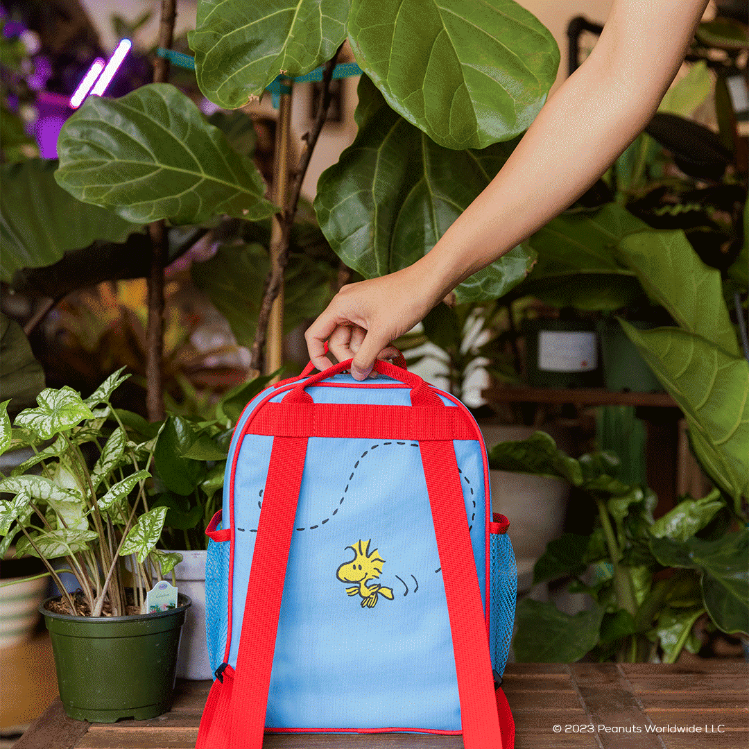 snoopy-mini-convertible-backpack-cooler-s8 Peanuts_Part_2_NATIVE_PDP_Backpack.gif